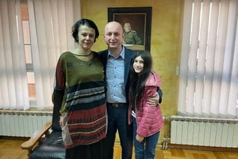 Knežević ugostio djevojčicu koja glumi Daru iz Jasenovca: Biljana kako ulogom tako i načinom života da bude putokaz za sve mlade ljude u Crnoj Gori Knežević ugostio djevojčicu koja glumi Daru iz Jasenovca: Biljana kako ulogom tako i načinom života da bude putokaz za sve mlade ljude u Crnoj Gori