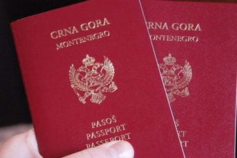 U Crnoj Gori živi skoro 64.000 stranaca, oni sa najdužim prebivalištem očekuju pasoše U Crnoj Gori živi skoro 64.000 stranaca, oni sa najdužim prebivalištem očekuju pasoše