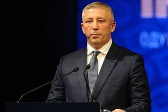 Predsjednik Fudbalskog saveza Srbije saslušavan četiri sata Predsjednik Fudbalskog saveza Srbije saslušavan četiri sata