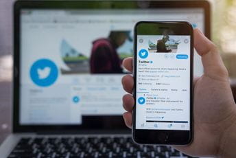 Tviter ukida naloge u slučaju dezinformacija o vakcinama Tviter ukida naloge u slučaju dezinformacija o vakcinama