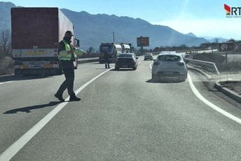 Zbog novih mjera kilometarska kolona na Bogetićima Zbog novih mjera kilometarska kolona na Bogetićima