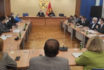 Mugoša: Imam osjećaj da je sjedište Skupštine u Nikšiću, a ne u Podgorici Mugoša: Imam osjećaj da je sjedište Skupštine u Nikšiću, a ne u Podgorici