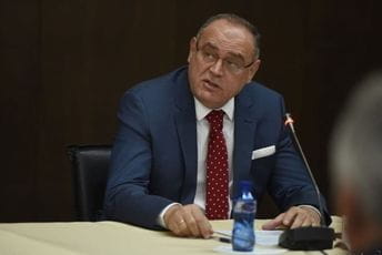 Simović Krivokapiću: Stranci povlašćeni u odnosu na građane Simović Krivokapiću: Stranci povlašćeni u odnosu na građane