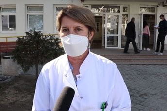 Povećava se broj zaraženih u Ulcinju: „Dok se političari prepucavaju, narod umire“ Povećava se broj zaraženih u Ulcinju: „Dok se političari prepucavaju, narod umire“