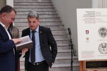 U Skoplju otvorena izložba „Crnogorsko ćirilsko štamparstvo XV i XVI vijeka“ U Skoplju otvorena izložba „Crnogorsko ćirilsko štamparstvo XV i XVI vijeka“