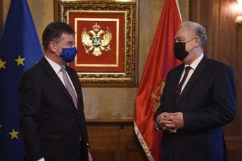 Lajčak Krivokapiću: Možete postati predsjednik Vlade koji će Crnu Goru uvesti u EU, ako ostanete na ovom kursu Lajčak Krivokapiću: Možete postati predsjednik Vlade koji će Crnu Goru uvesti u EU, ako ostanete na ovom kursu