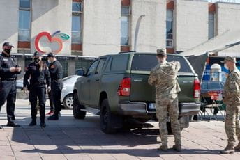 Vojsku izveli na ulice da „podsjeća na važnost poštovanja mjera“ Vlada u srijedu donijela odluku da osim policije "priskoči" i vojska