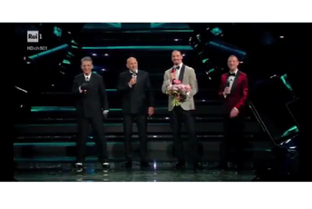 Mihajlović i Ibrahimović zajednički zapjevali na Sanremu (VIDEO) Mihajlović i Ibrahimović zajednički zapjevali na Sanremu (VIDEO)