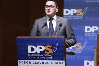 Vojinović: Namjera ove vlasti je da ugasi FCKJ, nećemo im to dozvoliti Vojinović: Namjera ove vlasti je da ugasi FCKJ, nećemo im to dozvoliti