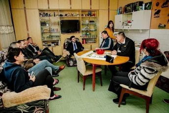 Zirojević: Za građane policija i vojska na ulicama, za premijera i ministre mjere ne važe Zirojević: Za građane policija i vojska na ulicama, za premijera i ministre mjere ne važe