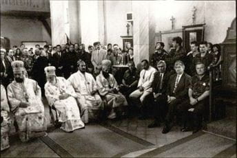 Tako je govorio Atanasije Jevtić: Muslimani smrde na loj, Karadžićeve ruke su čiste Atanasije s vladikama u društvu Kradžića, Mladića, Krajišnika i ostalih