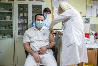 Vakcinisana tek petina medicinskih radnika Vakcinisana tek petina medicinskih radnika