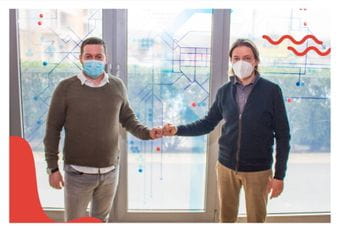 Kompanija doMEn u partnerstvu sa Evropskom omladinskom karticom pruža nove prilike mladima u Crnoj Gori Jugoslav Radović, izvršni direktor NVO "Centar za omladinsku edukaciju" i Predrag Lešić, izvršni direktor kompanije doMEn