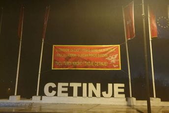 U Prijestonici osvanuo transparent: Cetinje je ka' vazda, svim srcem uz braću! U Prijestonici osvanuo transparent: Cetinje je ka' vazda, svim srcem uz braću!