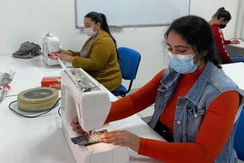 Počela obuka za rad na šivaćim mašinama za pripadnice RE zajednice Počela obuka za rad na šivaćim mašinama za pripadnice RE zajednice