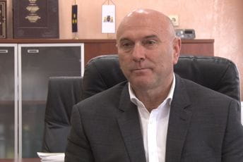 Carević tvrdi da je trobojka simbol Crne Gore Carević tvrdi da je trobojka simbol Crne Gore