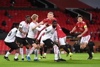 Milan izvukao remi na "Old Trafordu", Ajaks i Viljareal blizu 1/4 finala Milan izvukao remi na "Old Trafordu", Ajaks i Viljareal blizu 1/4 finala