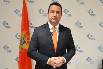 Eraković: Očekuju nas vanredni parlamentarni izbori Potpredsjednik Demokratske partije socijalista Jevto Eraković