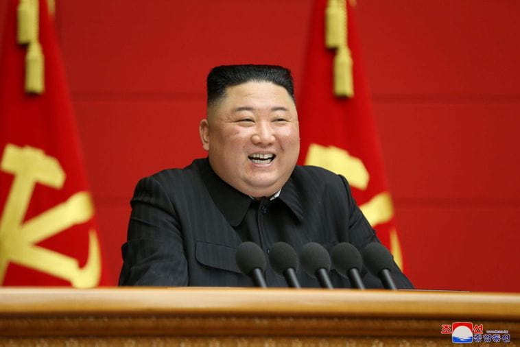 Sjeverna Koreja na njive poslala vladine zvaničnike i zaposlene u fabrikama Sjeverna Koreja na njive poslala vladine zvaničnike i zaposlene u fabrikama