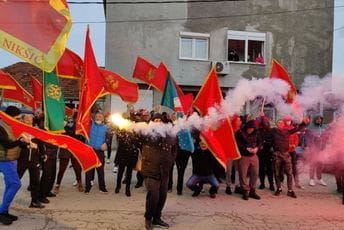 I crnogorske zastave se vijore u Nikšiću I crnogorske zastave se vijore u Nikšiću