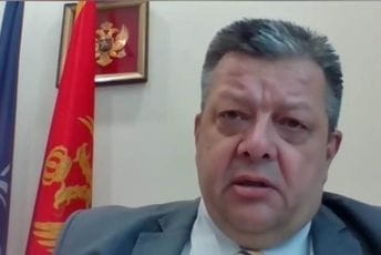 Kusovac: Počelo posipanje pepelom agitpropa pokrenutog kao artiljerijska priprema Malom od Šubare Kusovac: Počelo posipanje pepelom agitpropa pokrenutog kao artiljerijska priprema Malom od Šubare