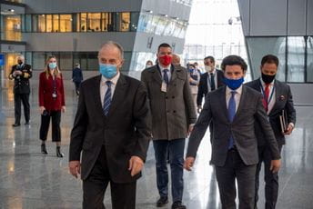 Abazović sa Piculom i Kastaldom: Odlučni smo na putu evropskih integracija Abazović sa Piculom i Kastaldom: Odlučni smo na putu evropskih integracija