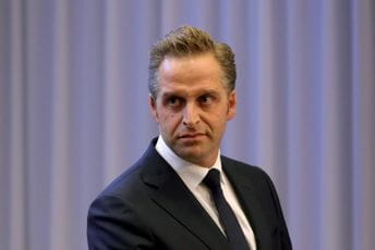 Peh holandskog ministra: Sa isteklim dokumentom na glasanje, pa poslije u karantin Peh holandskog ministra: Sa isteklim dokumentom na glasanje, pa poslije u karantin