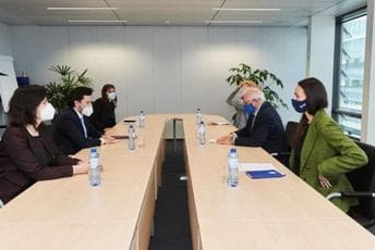 Abazović - Borelj: EK mobilisala 200 hiljada eura dodatne podrške Crnoj Gori u borbi sa pandemijom Abazović - Borelj: EK mobilisala 200 hiljada eura dodatne podrške Crnoj Gori u borbi sa pandemijom