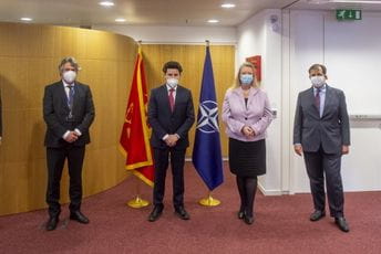 Abazović sa ambasadorima Kvinte: NATO jedan od stubova vanjske politike Crne Gore Abazović sa ambasadorima Kvinte: NATO jedan od stubova vanjske politike Crne Gore