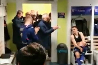 Murinjo ušao u svlačionicu Dinama i aplaudirao igračima Murinjo ušao u svlačionicu Dinama i aplaudirao igračima