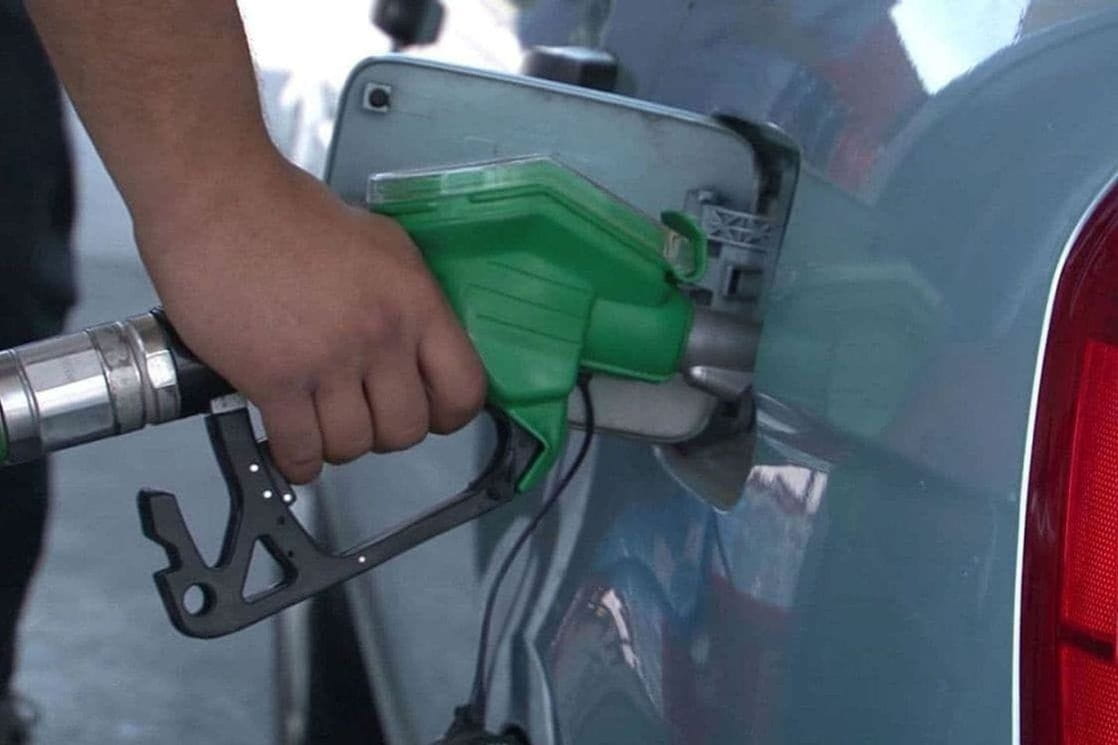 Od ponoći jeftinije sve vrste goriva