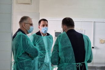 Svakodnevno se u Podgorici distribuira 700 besplatnih obroka Svakodnevno se u Podgorici distribuira 700 besplatnih obroka