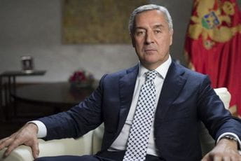 Đukanović osudio napad na Sadikovića: Sigurnost novinara preduslov demokratskog društva Đukanović osudio napad na Sadikovića: Sigurnost novinara preduslov demokratskog društva