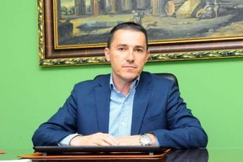 Martinović: Temeljni ugovor SPC potpisuje - sama sa sobom Martinović: Temeljni ugovor SPC potpisuje - sama sa sobom