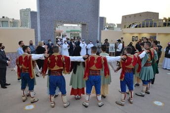 Arapi vole i naše “oj ha”, ali i med, maslinovo ulje, suvenire... Arapi vole i naše “oj ha”, ali i med, maslinovo ulje, suvenire...