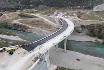 U toku radovi na asfaltiranju petlje Smokovac (FOTO)