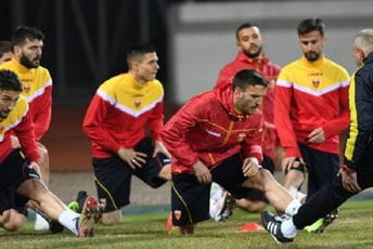 Letonci farbaju teren kako bi izgledalo u prenosu da ima trave Letonci farbaju teren kako bi izgledalo u prenosu da ima trave