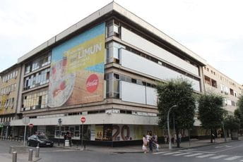 Treći oglas za prodaju Robne kuće Treći oglas za prodaju Robne kuće