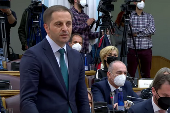 Vlada bi mogla pasti u februaru Vlada bi mogla pasti u februaru