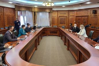 Borovinić Bojović - Brnabić: Turisti iz Srbije da mogu da uđu bez ograničenja i testova Borovinić Bojović - Brnabić: Turisti iz Srbije da mogu da uđu bez ograničenja i testova