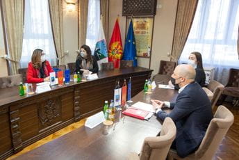 Popa: Nastavićemo da podržavamo projekte na sjeveru Crne Gore Popa: Nastavićemo da podržavamo projekte na sjeveru Crne Gore