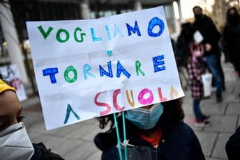 U Italiji protest zbog onlajn nastave U Italiji protest zbog onlajn nastave