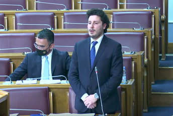 Abazović pisao potpredsjednici Rusije: Uspostavite letove sa Crnom Gorom Abazović pisao potpredsjednici Rusije: Uspostavite letove sa Crnom Gorom