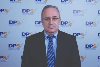 Zvrko: Da li premijer prati epidemiološku situaciju u Crnoj Gori? Zvrko: Da li premijer prati epidemiološku situaciju u Crnoj Gori?