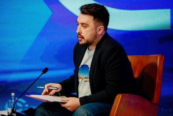 Zastave i dezinformacije bitnije od programa za građane Zastave i dezinformacije bitnije od programa za građane