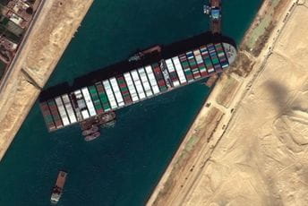 Odblokiran brod zaglavljen u Sueckom kanalu Odblokiran brod zaglavljen u Sueckom kanalu