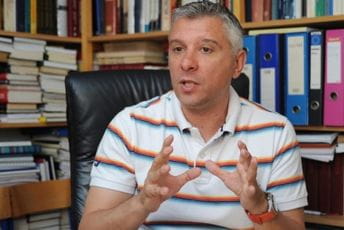 Crnu Goru ruše iznutra oni koji je ne smatraju svojom državom Hrvoje Klasić: Crnu Goru ruše iznutra oni koji je ne smatraju svojom državom