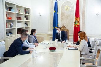 Bečić: Poboljšati društveni ambijent za rad medija Bečić: Poboljšati društveni ambijent za rad medija