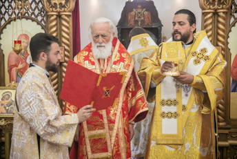 Krivokapić nasilno okupao suzavcem i krvlju Cetinje Krivokapić nasilno okupao suzavcem i krvlju Cetinje