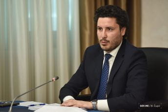 Abazović čestitao Osmani izbor za predsjednicu Kosova Abazović čestitao Osmani izbor za predsjednicu Kosova